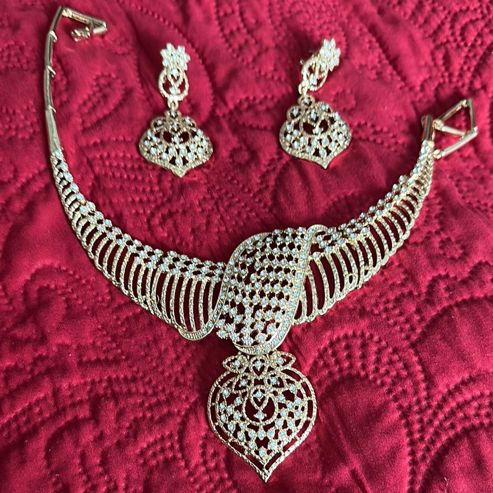 Elegant Gold and Silver Jewelry Set